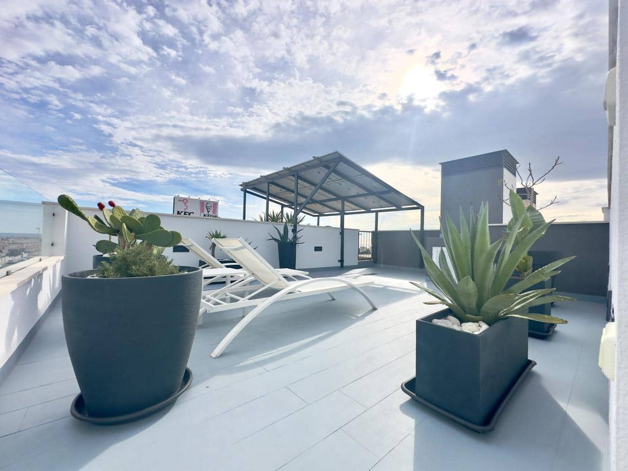 Chalet de 3 habitaciones en Orihuela Costa en venta con piscina - 575.000 € (Ref: 9452567)