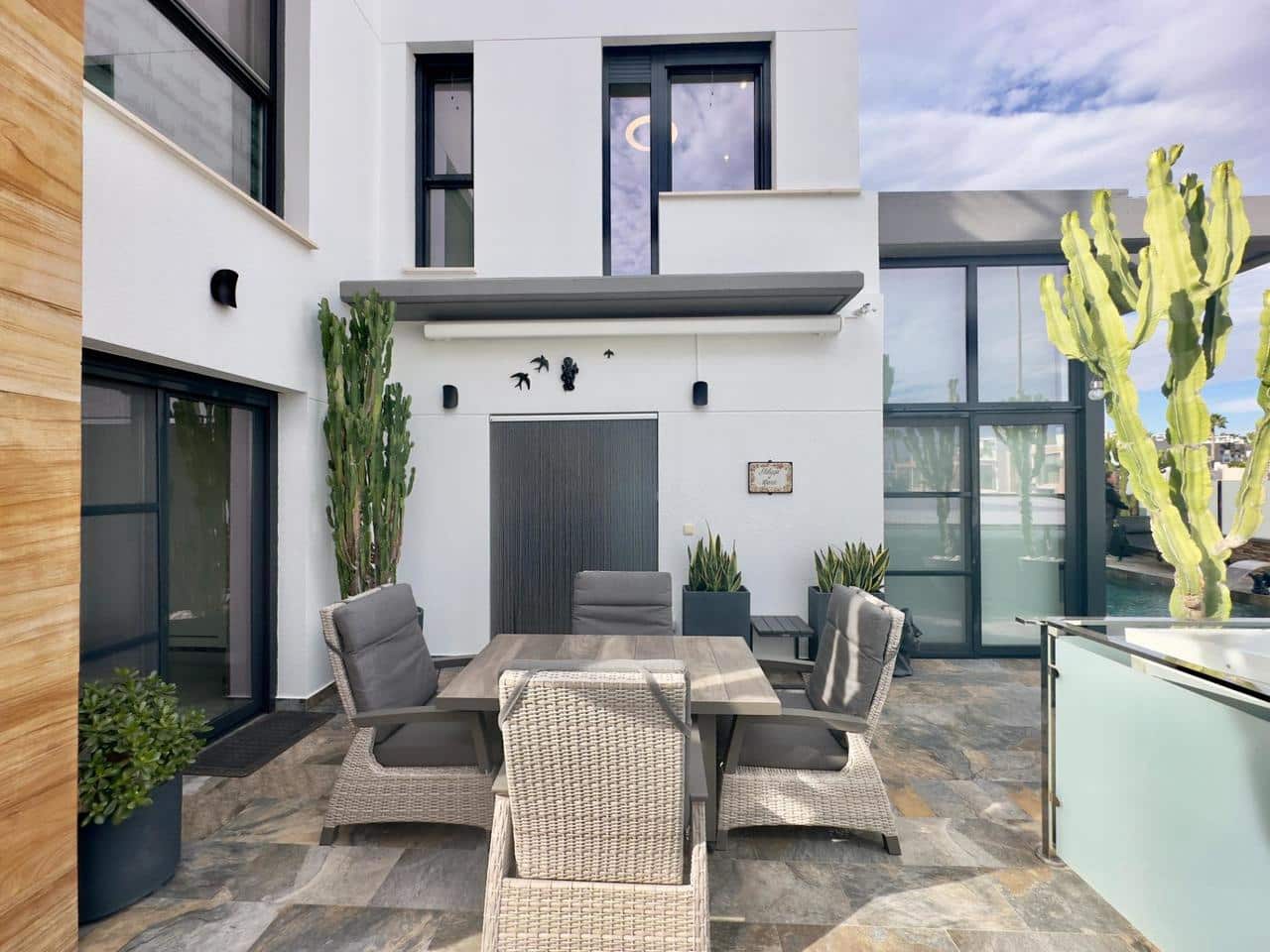 Chalet de 3 habitaciones en Orihuela Costa en venta con piscina - 575.000 € (Ref: 9452567)