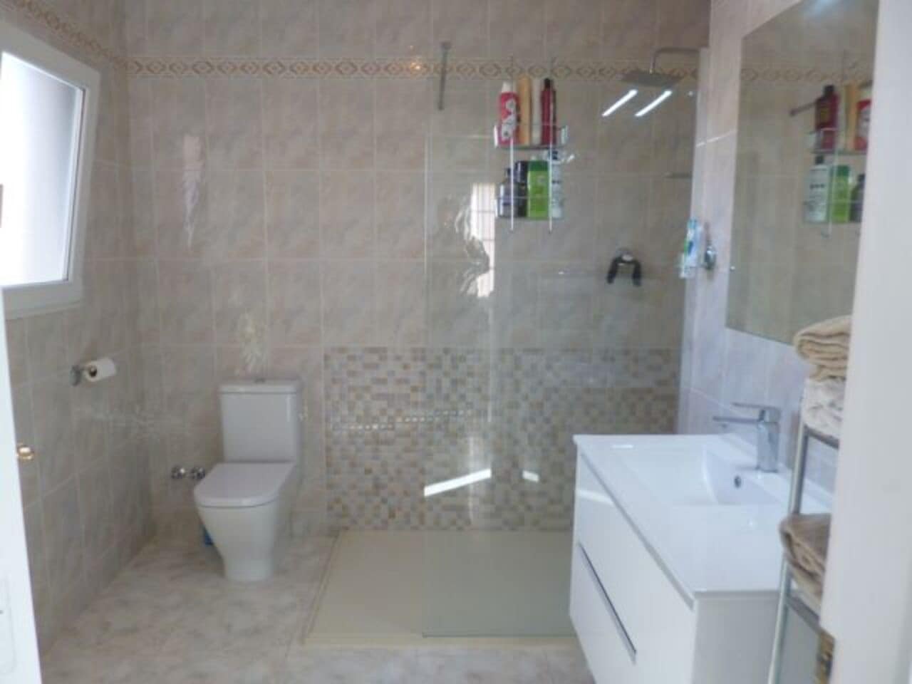 3 bedroom Villa for sale in Playa Flamenca - € 389,000 (Ref: 9452572)