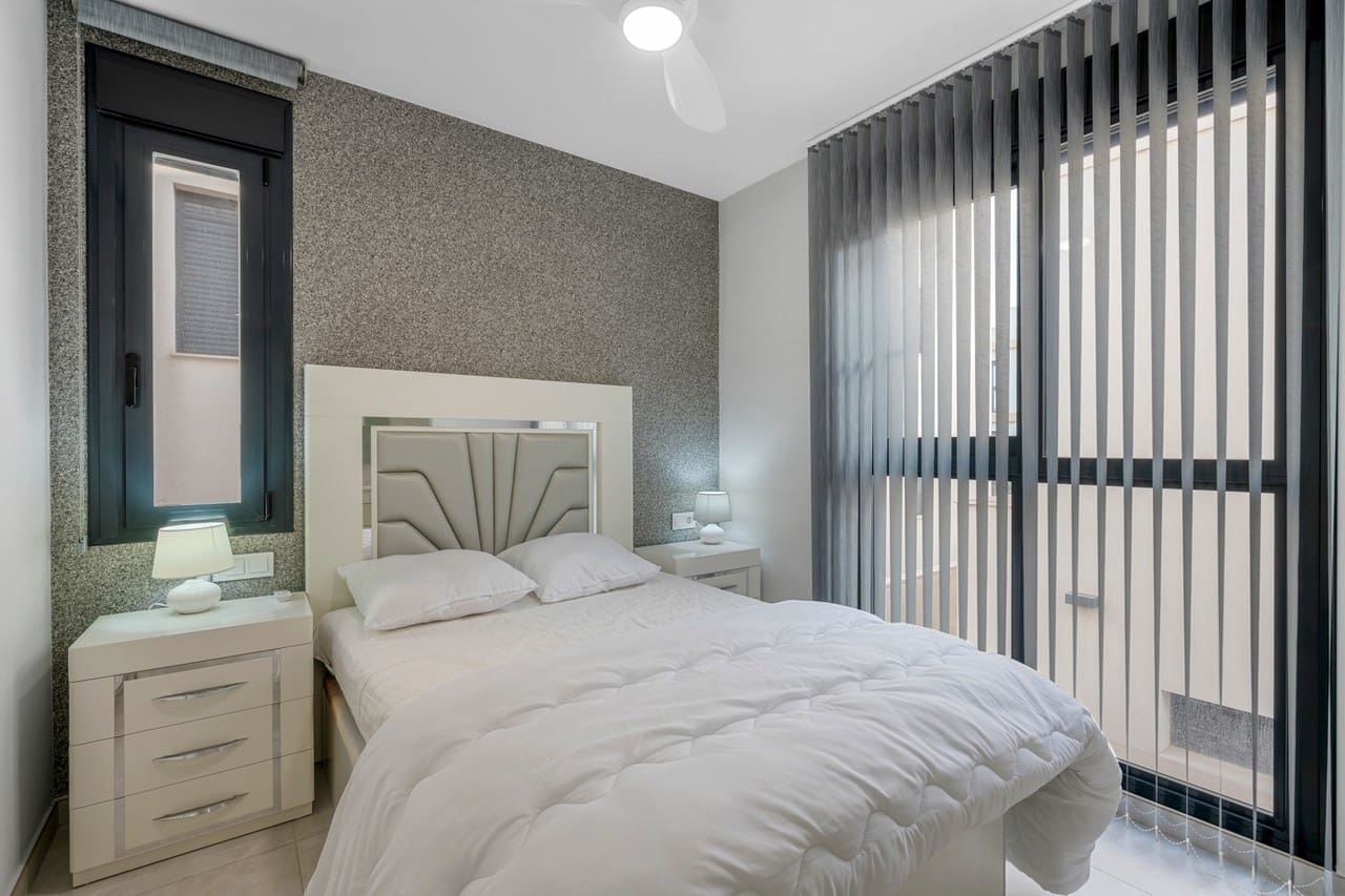 3 chambre Villa/Maison à vendre à Orihuela Costa avec piscine - 379 900 € (Ref: 9461066)