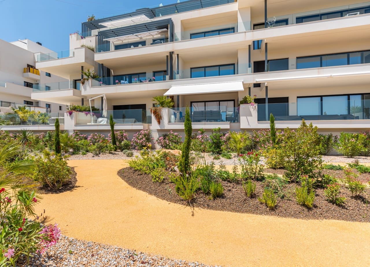 2 slaapkamer Appartement te koop in Las Colinas Golf met zwembad - € 479.000 (Ref: 9461072)
