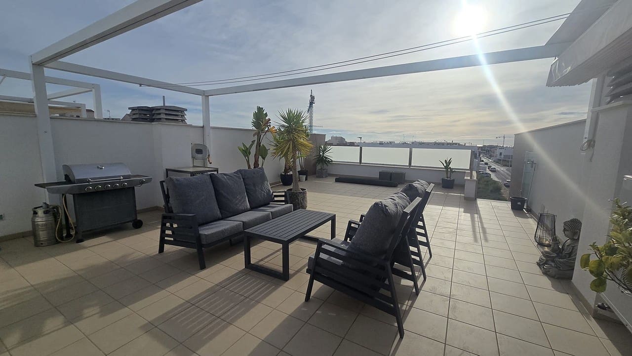 2 bedroom Penthouse for sale in Pilar de la Horadada - € 262,500 (Ref: 9465166)