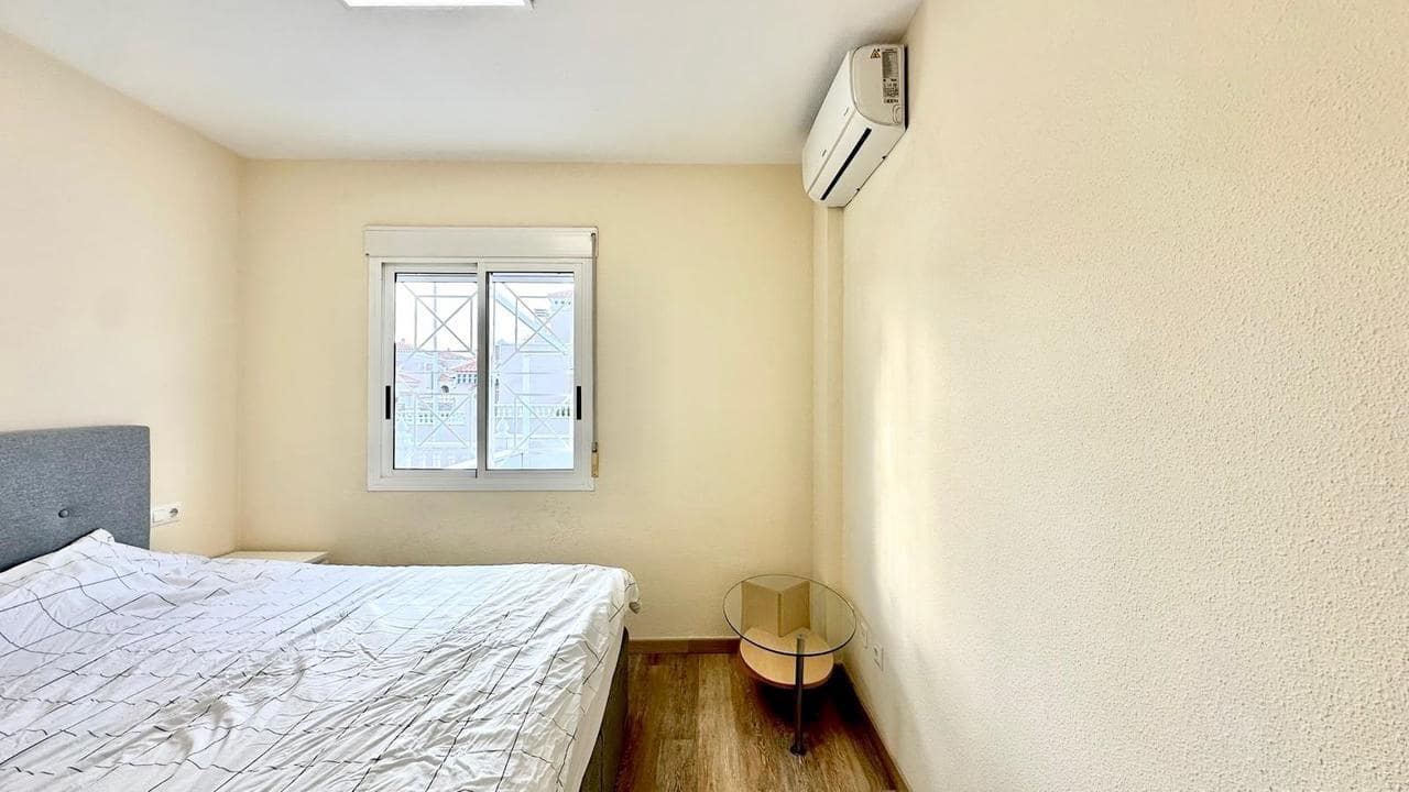 2 sypialnia Bungalow na sprzedaż w Torrevieja z basenem - 194 900 € (Ref: 9468111)