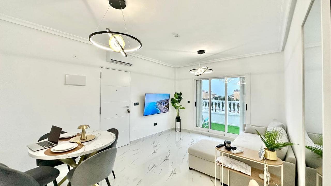 1 Zimmer Bungalow zu verkaufen in Orihuela Costa mit Pool - 170.000 € (Ref: 9468115)