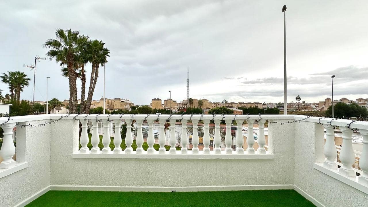 1 Zimmer Bungalow zu verkaufen in Orihuela Costa mit Pool - 170.000 € (Ref: 9468115)