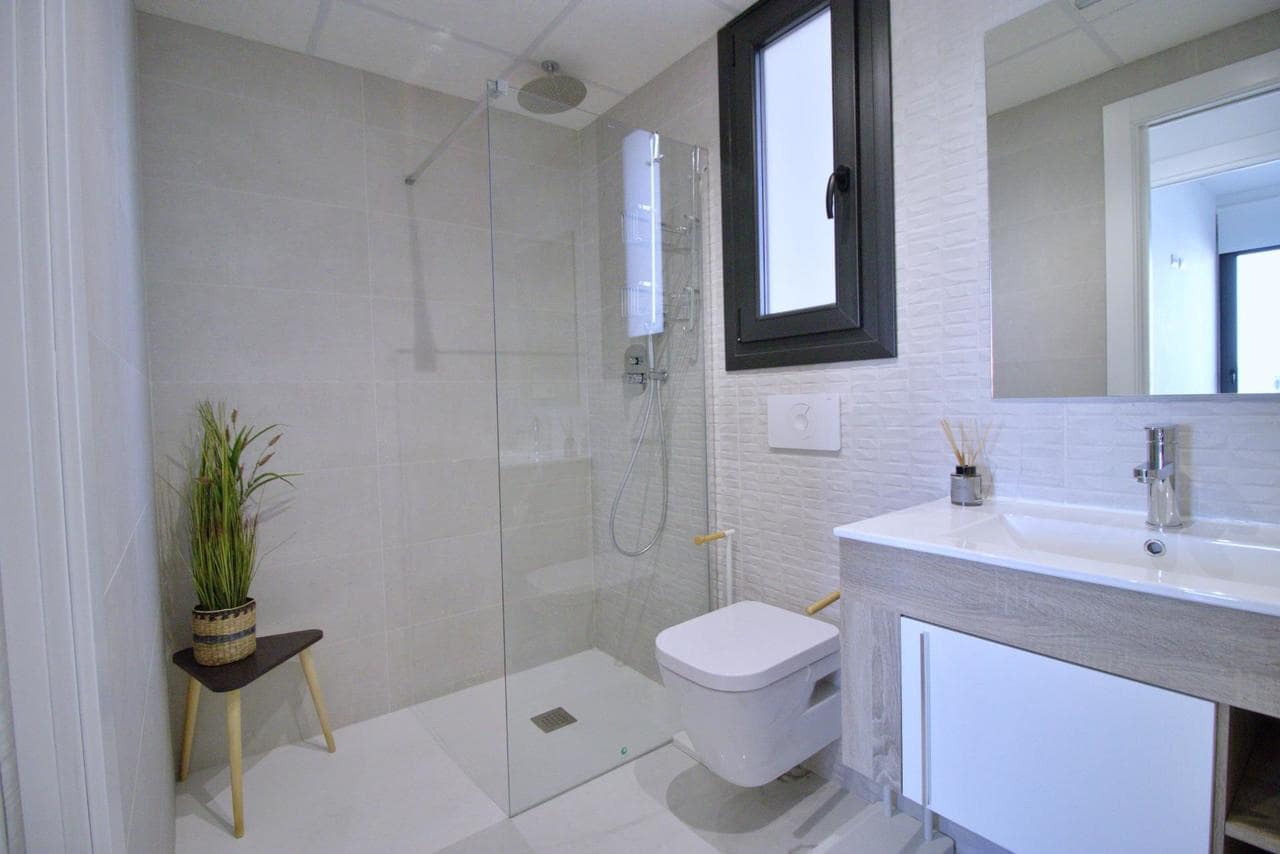 2 sovrum Lägenhet till salu i Orihuela Costa med pool - 369 000 € (Ref: 9468118)