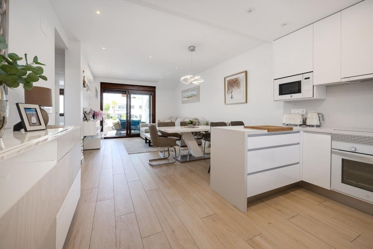 2 quarto Penthouse para venda em Los Balcones com piscina garagem - 289 500 € (Ref: 9470883)