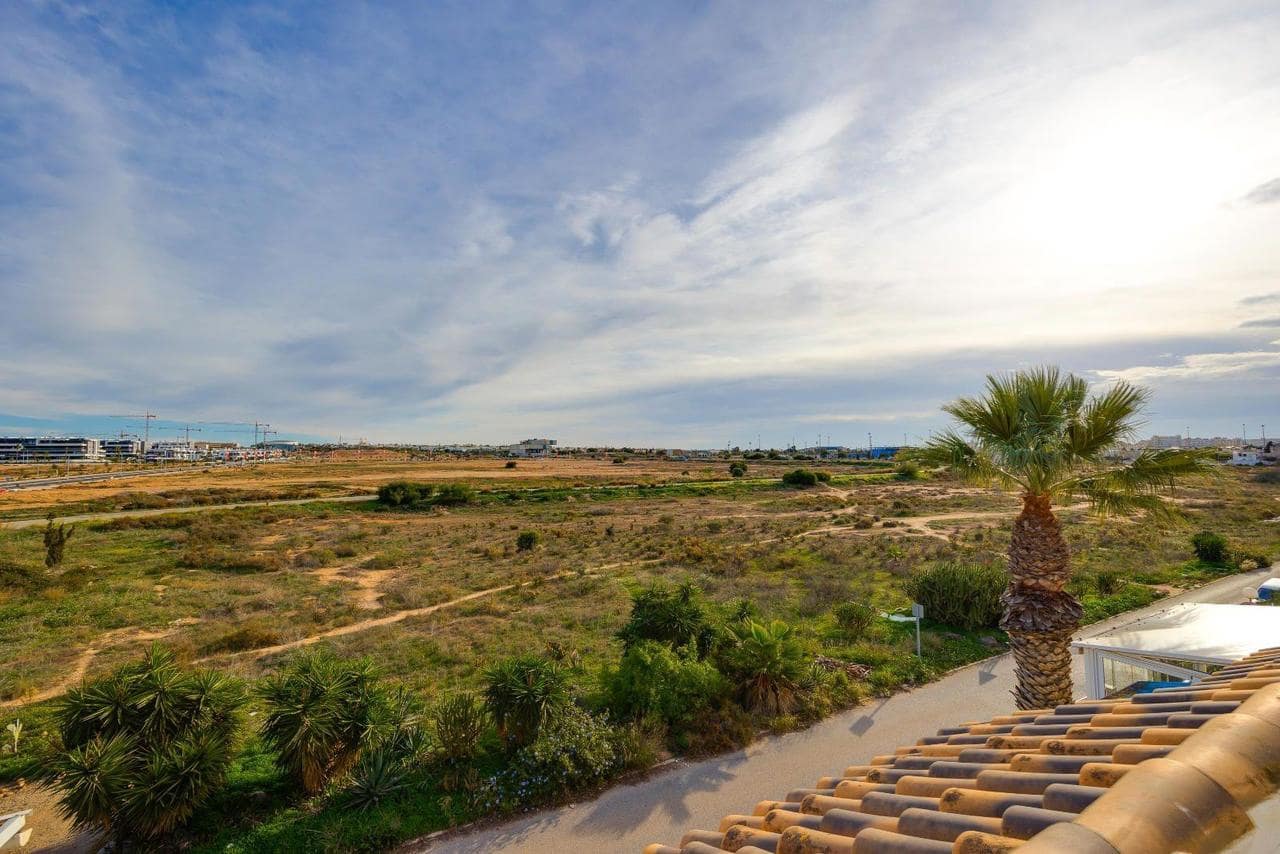 Bungalow de 3 habitaciones en Torrevieja en venta con piscina - 144.969 € (Ref: 9470886)