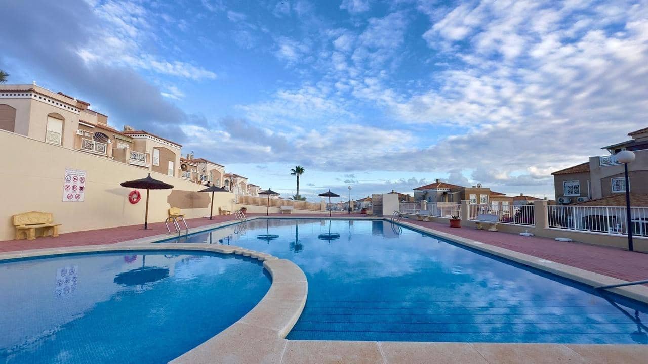 2 Zimmer Bungalow zu verkaufen in Torrevieja mit Pool - 199.900 € (Ref: 9471138)
