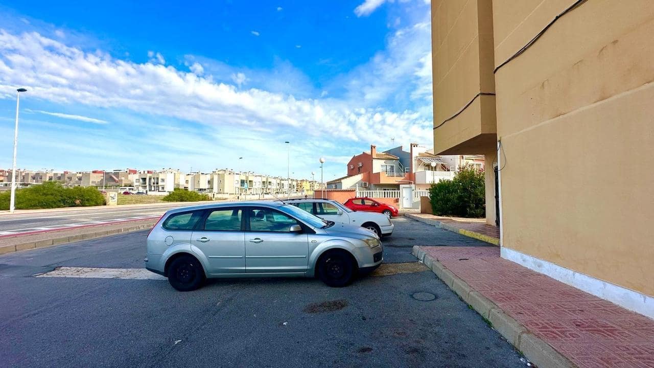 1 bedroom Apartment for sale in Torrevieja - € 120,000 (Ref: 9471139)