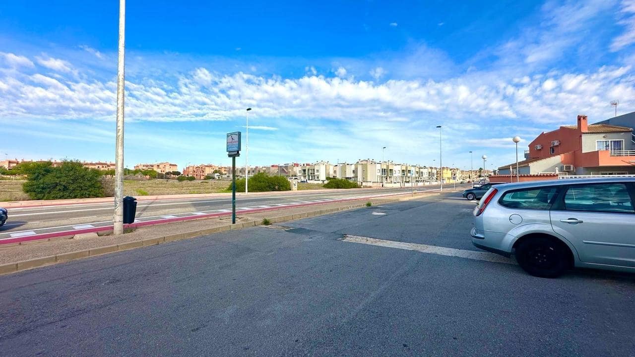 1 bedroom Apartment for sale in Torrevieja - € 120,000 (Ref: 9471139)