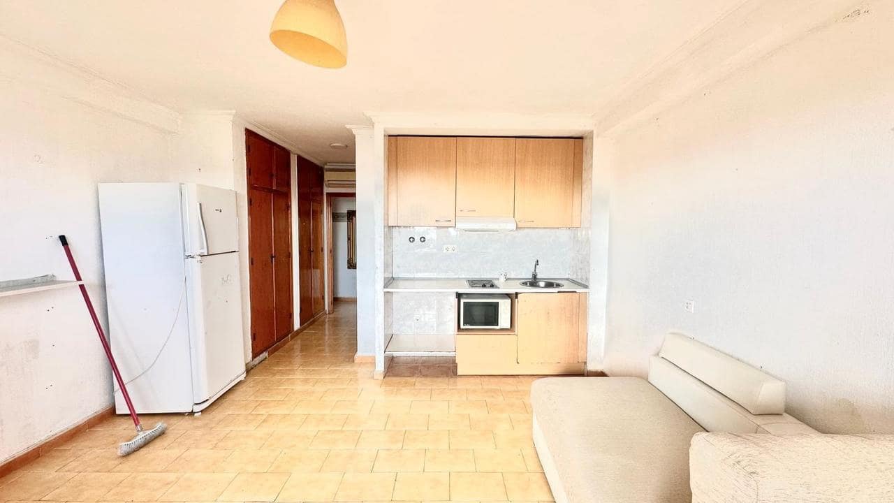 1 bedroom Apartment for sale in Torrevieja - € 120,000 (Ref: 9471139)