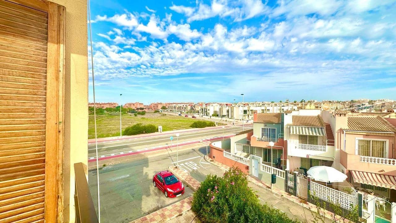 1 bedroom Apartment for sale in Torrevieja - € 120,000 (Ref: 9471139)