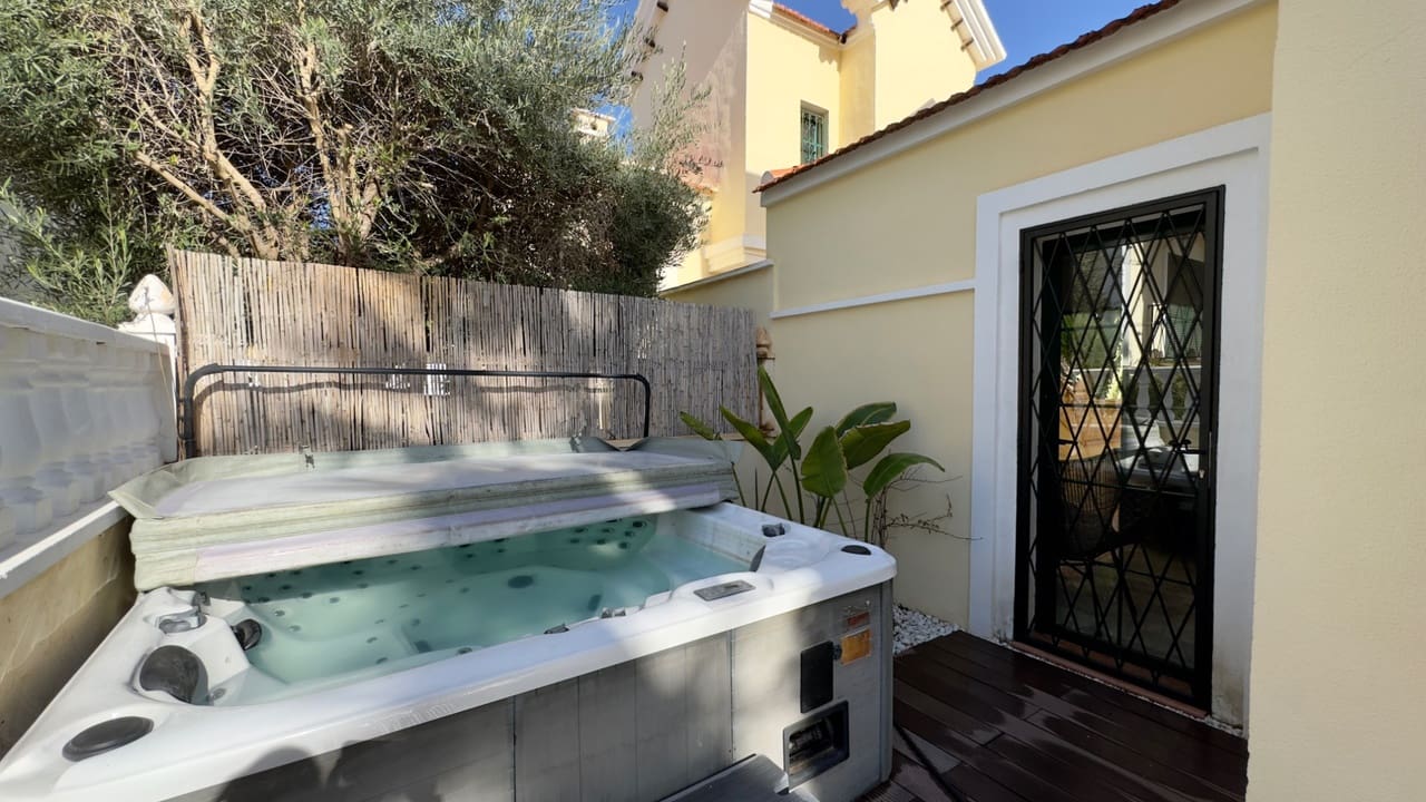 3 sovrum Villa till salu i Orihuela Costa - 424 000 € (Ref: 9472221)