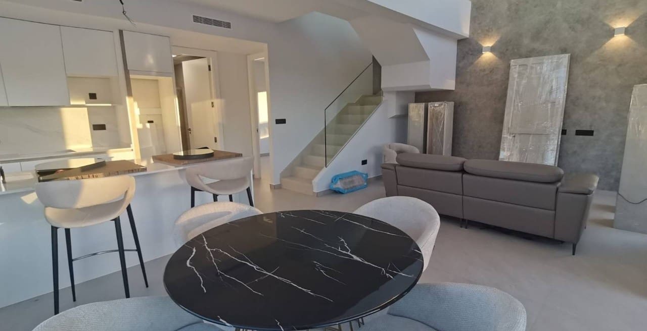 5 bedroom Villa for sale in Los Montesinos - € 780,000 (Ref: 9473771)