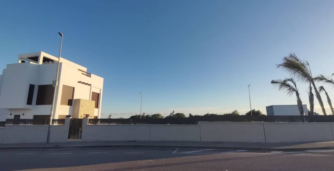 5 bedroom Villa for sale in Los Montesinos - € 780,000 (Ref: 9473771)