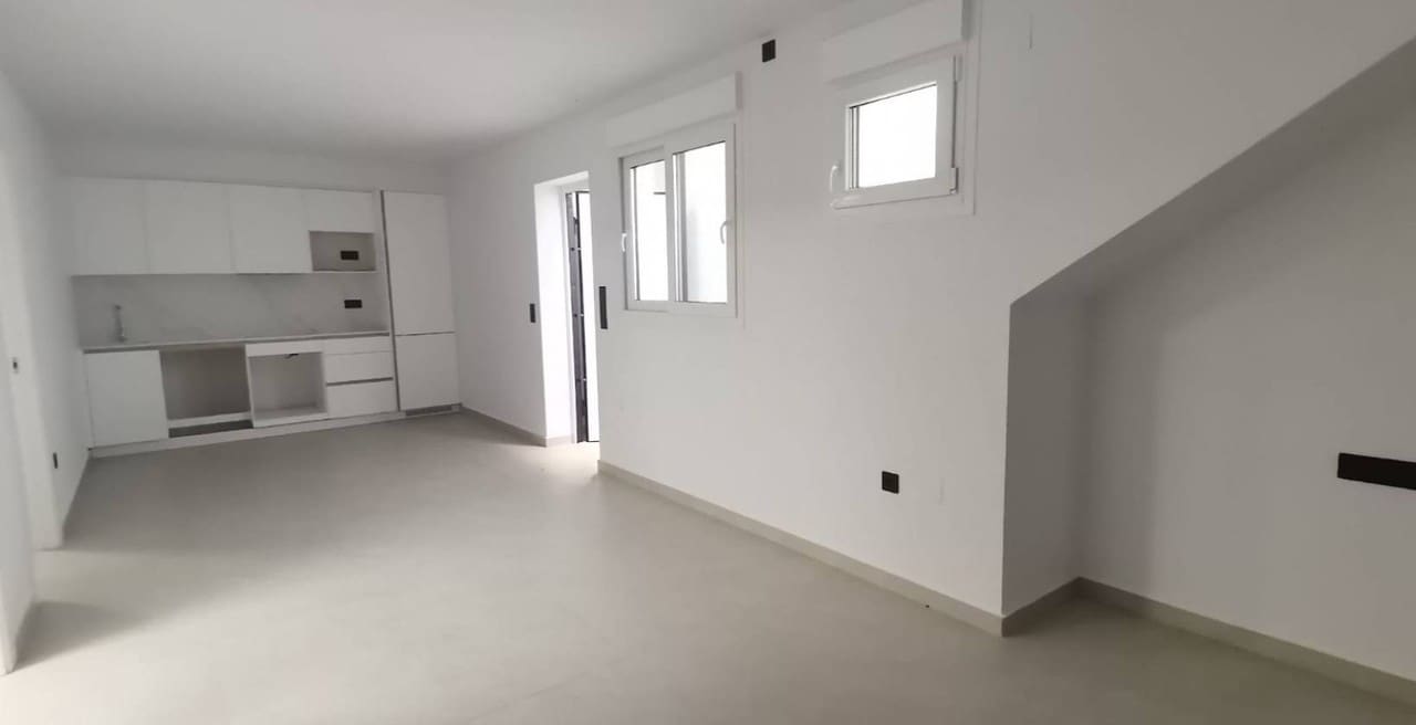 5 bedroom Villa for sale in Los Montesinos - € 780,000 (Ref: 9473771)