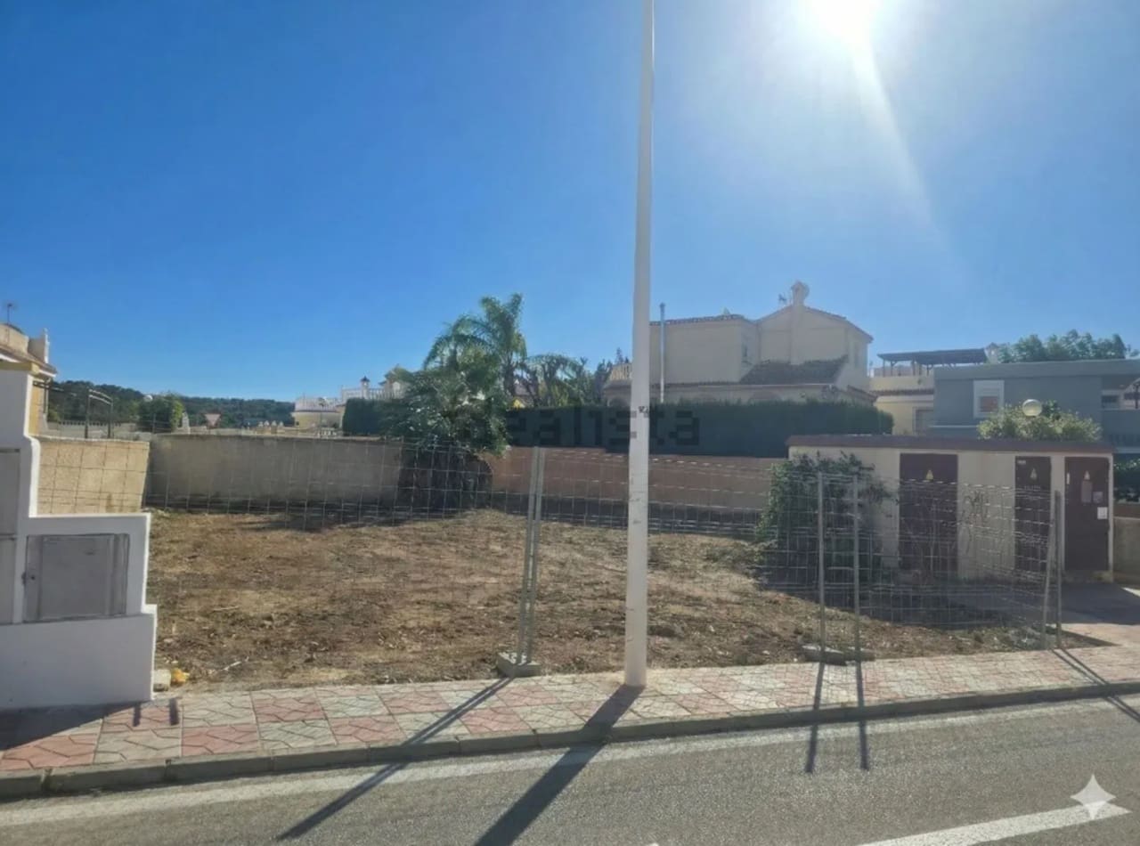 3 makuuhuone Huvila myytävänä paikassa Gran Alacant mukana uima-altaan 
autotalli - 595 000 € (Ref: 9474737)