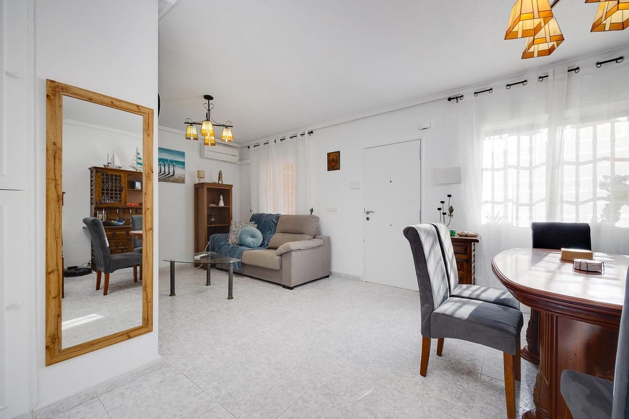 3 slaapkamer Villa te koop in Torrevieja - € 310.000 (Ref: 9475898)