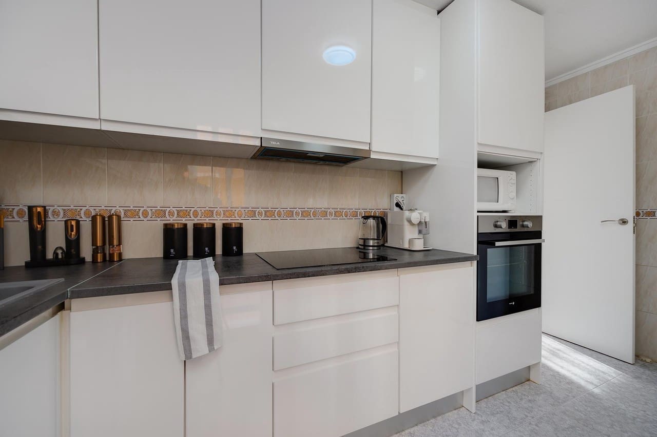 3 slaapkamer Villa te koop in Torrevieja - € 310.000 (Ref: 9475898)