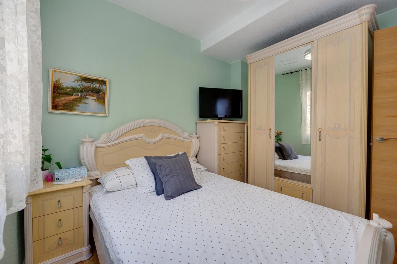 3 slaapkamer Villa te koop in Torrevieja - € 310.000 (Ref: 9475898)