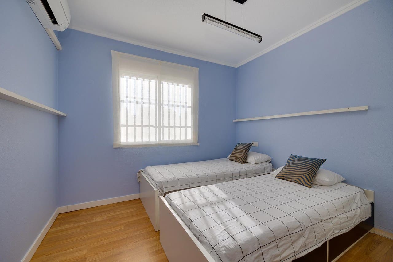 3 slaapkamer Villa te koop in Torrevieja - € 310.000 (Ref: 9475898)