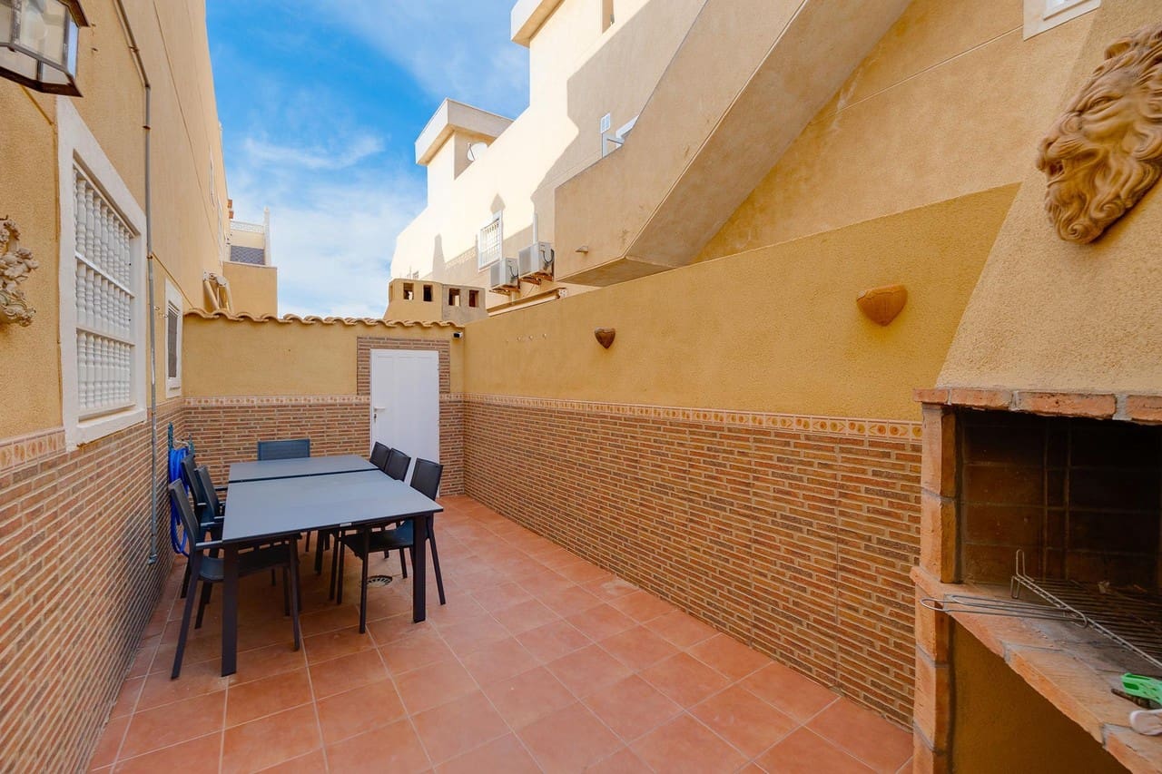 3 slaapkamer Villa te koop in Torrevieja - € 310.000 (Ref: 9475898)