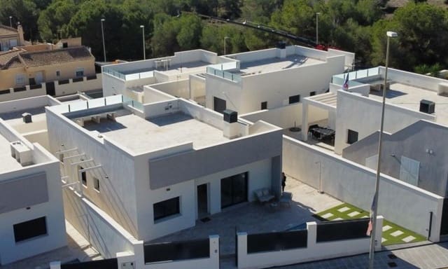 3 makuuhuone Huvila myytävänä paikassa Pinar de Campoverde, Pilar de la Horadada - 431 500 € (Ref: 9475902)