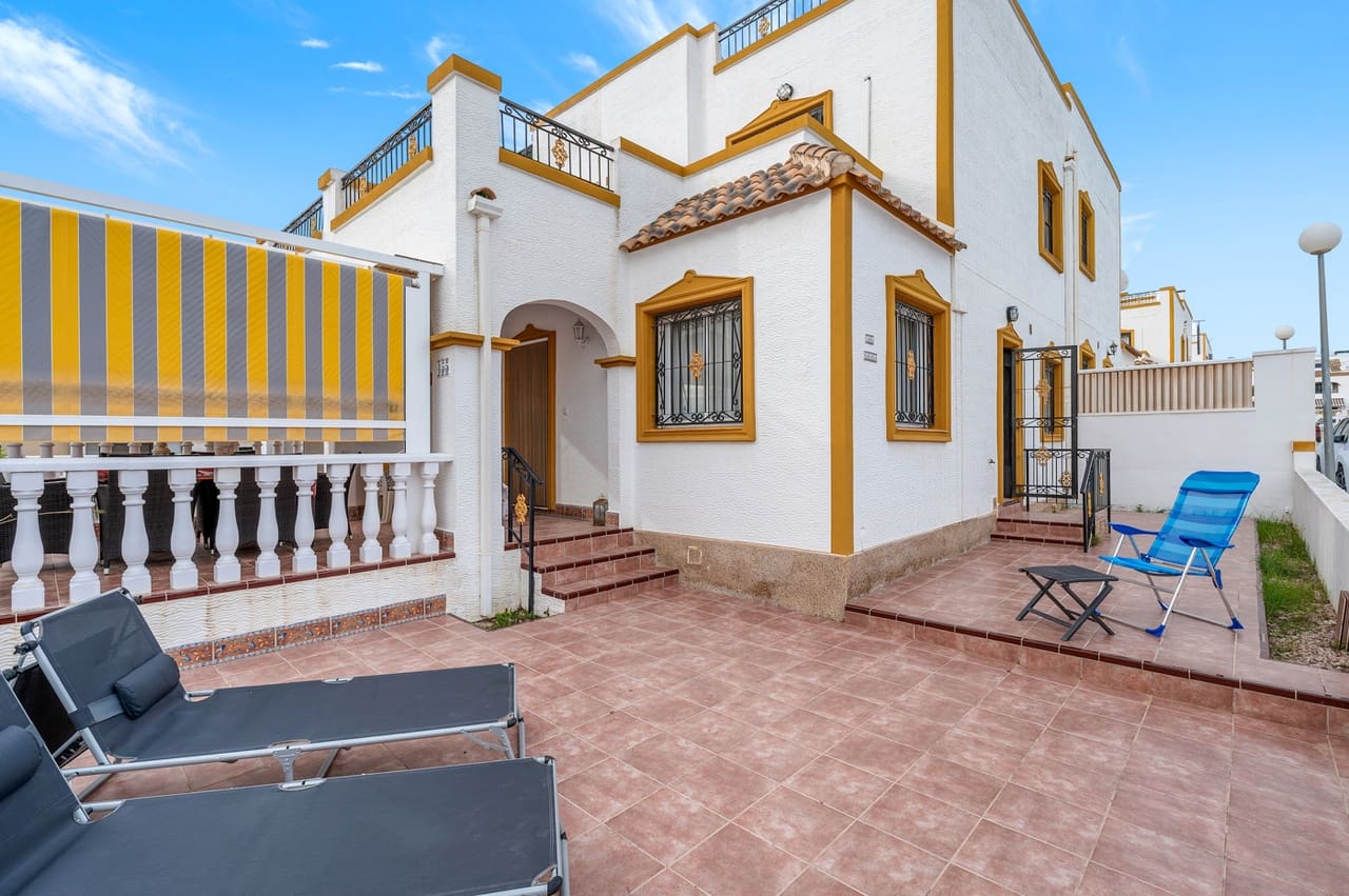 3 bedroom Townhouse for sale in Los Montesinos with pool garage - € 169,000 (Ref: 9478545)