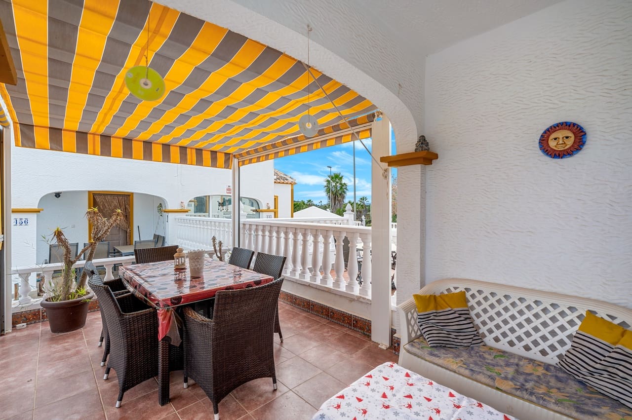 3 bedroom Townhouse for sale in Los Montesinos with pool garage - € 169,000 (Ref: 9478545)