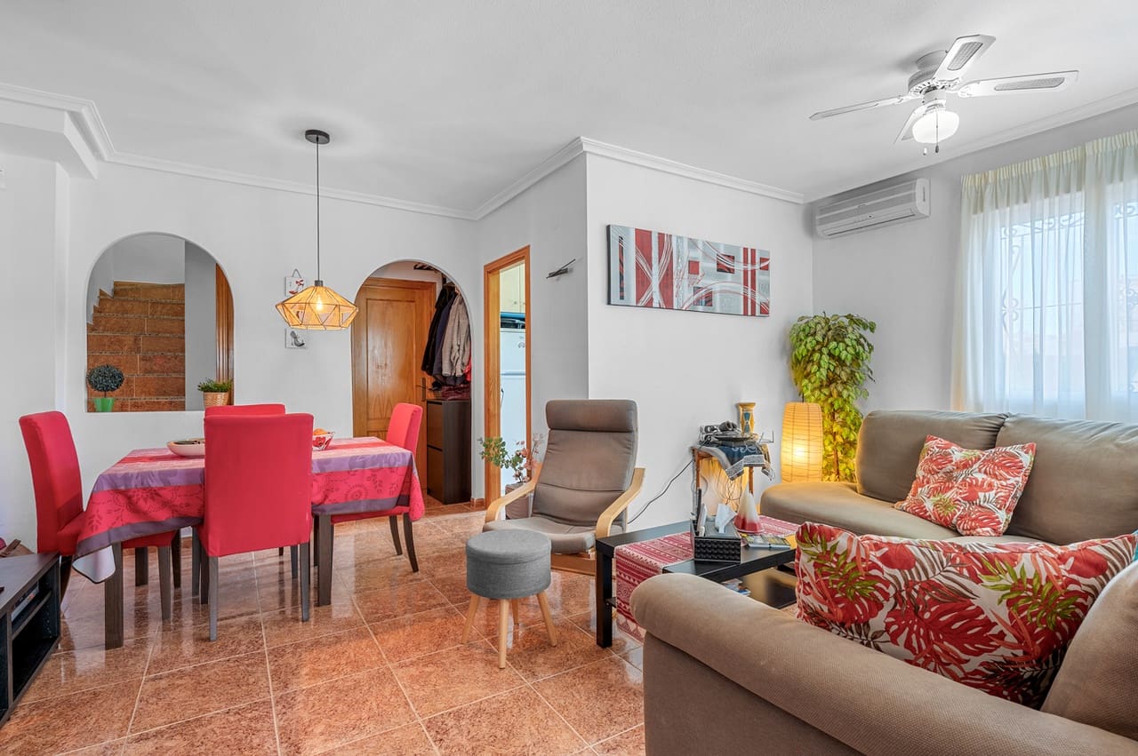 3 bedroom Townhouse for sale in Los Montesinos with pool garage - € 169,000 (Ref: 9478545)