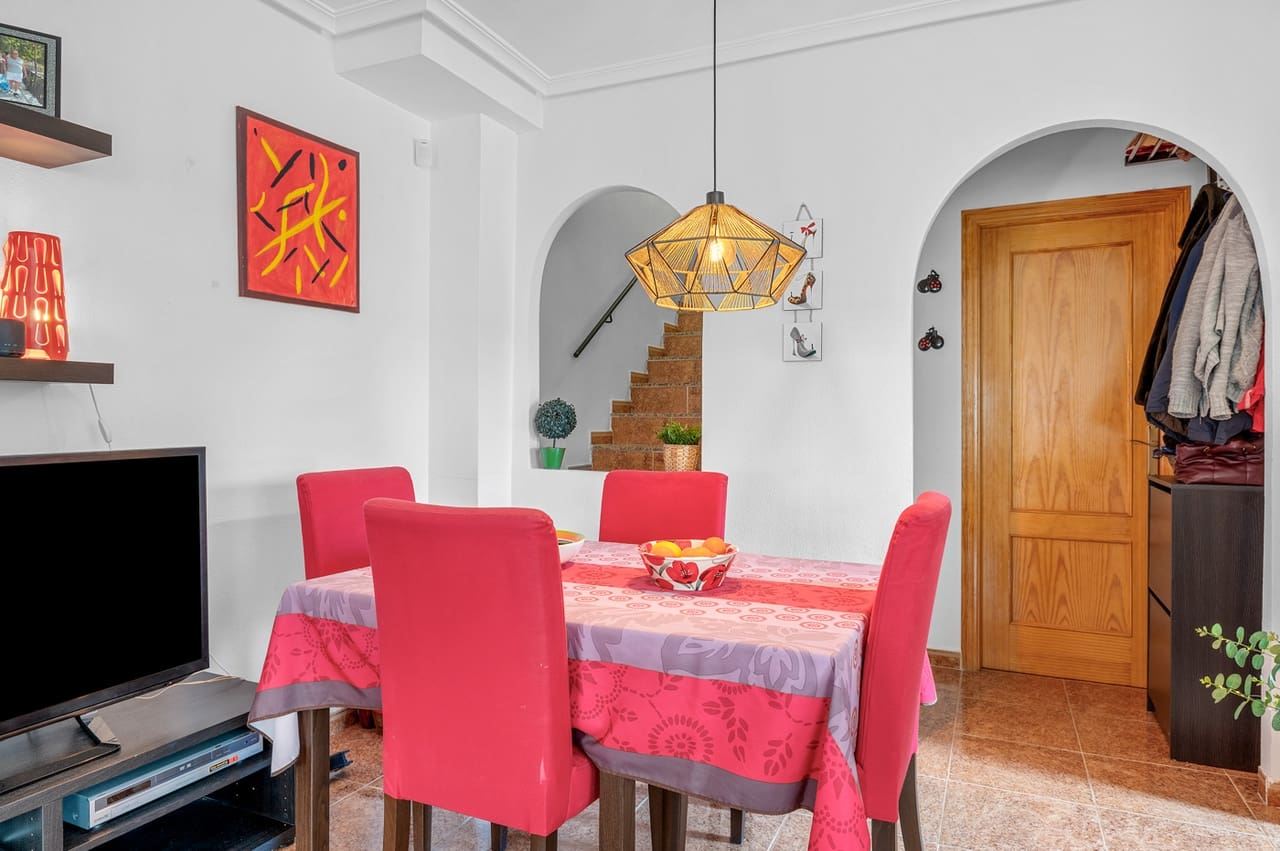 3 bedroom Townhouse for sale in Los Montesinos with pool garage - € 169,000 (Ref: 9478545)