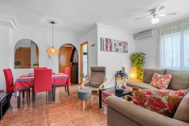 3 quarto Casa em Banda para venda em Los Montesinos com piscina garagem - 169 000 € (Ref: 9478545)