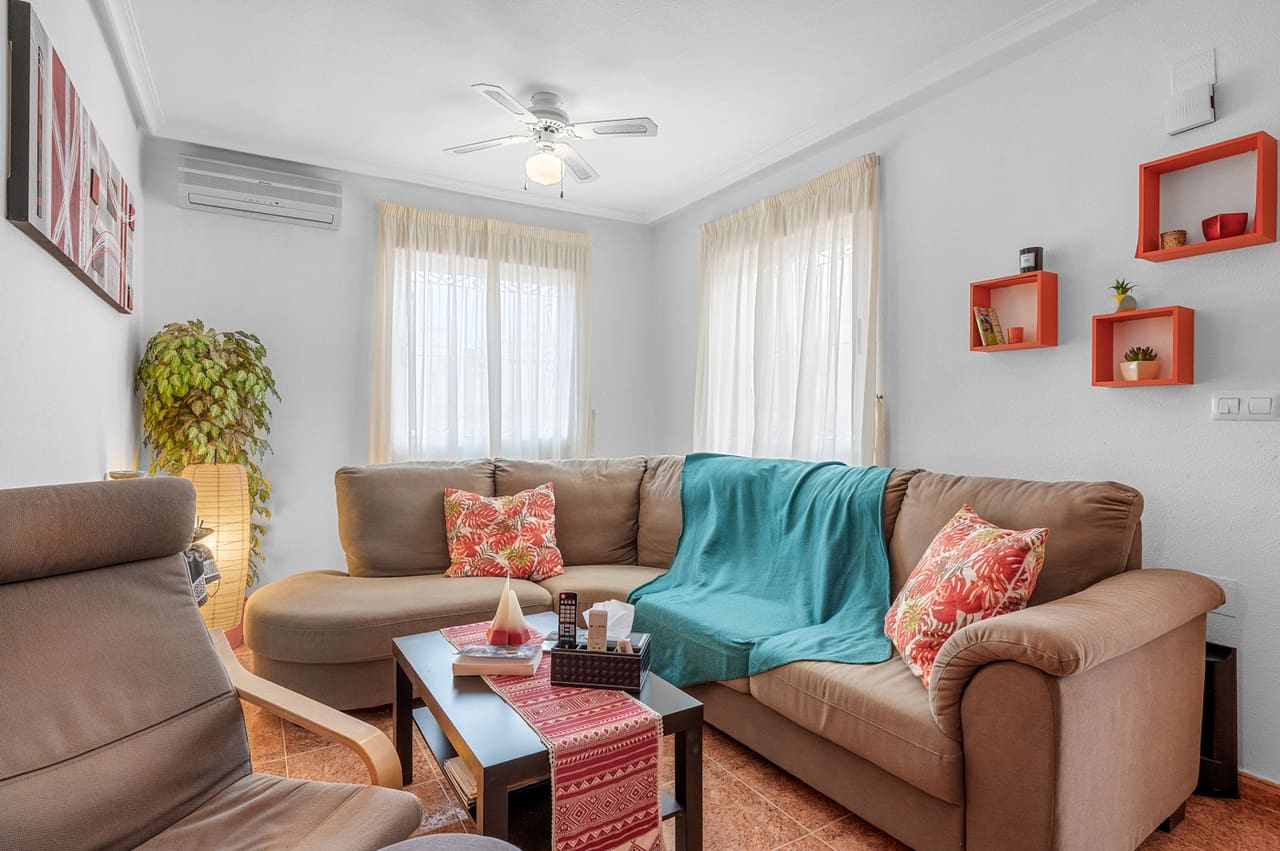 3 bedroom Townhouse for sale in Los Montesinos with pool garage - € 169,000 (Ref: 9478545)