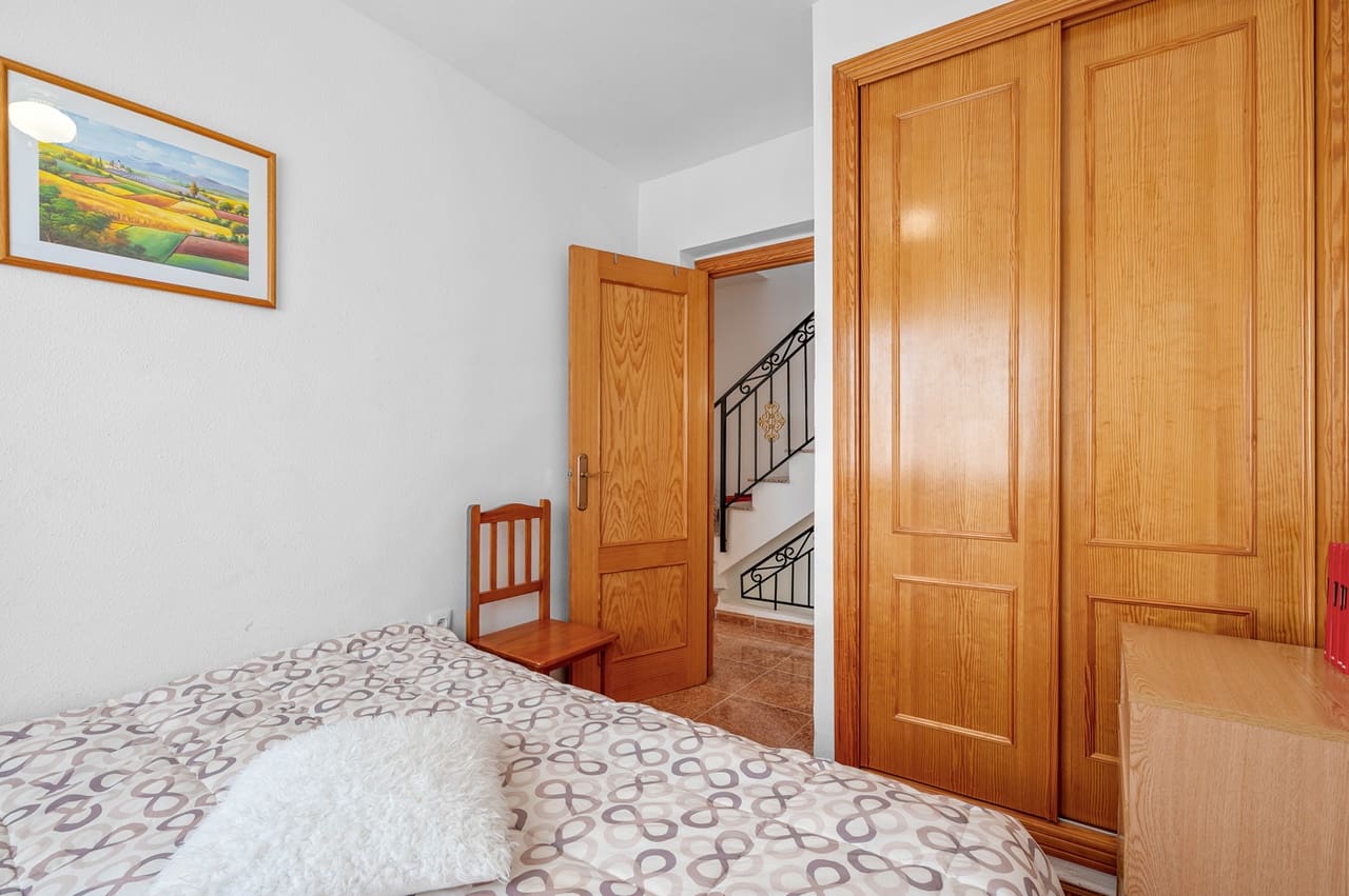 3 bedroom Townhouse for sale in Los Montesinos with pool garage - € 169,000 (Ref: 9478545)