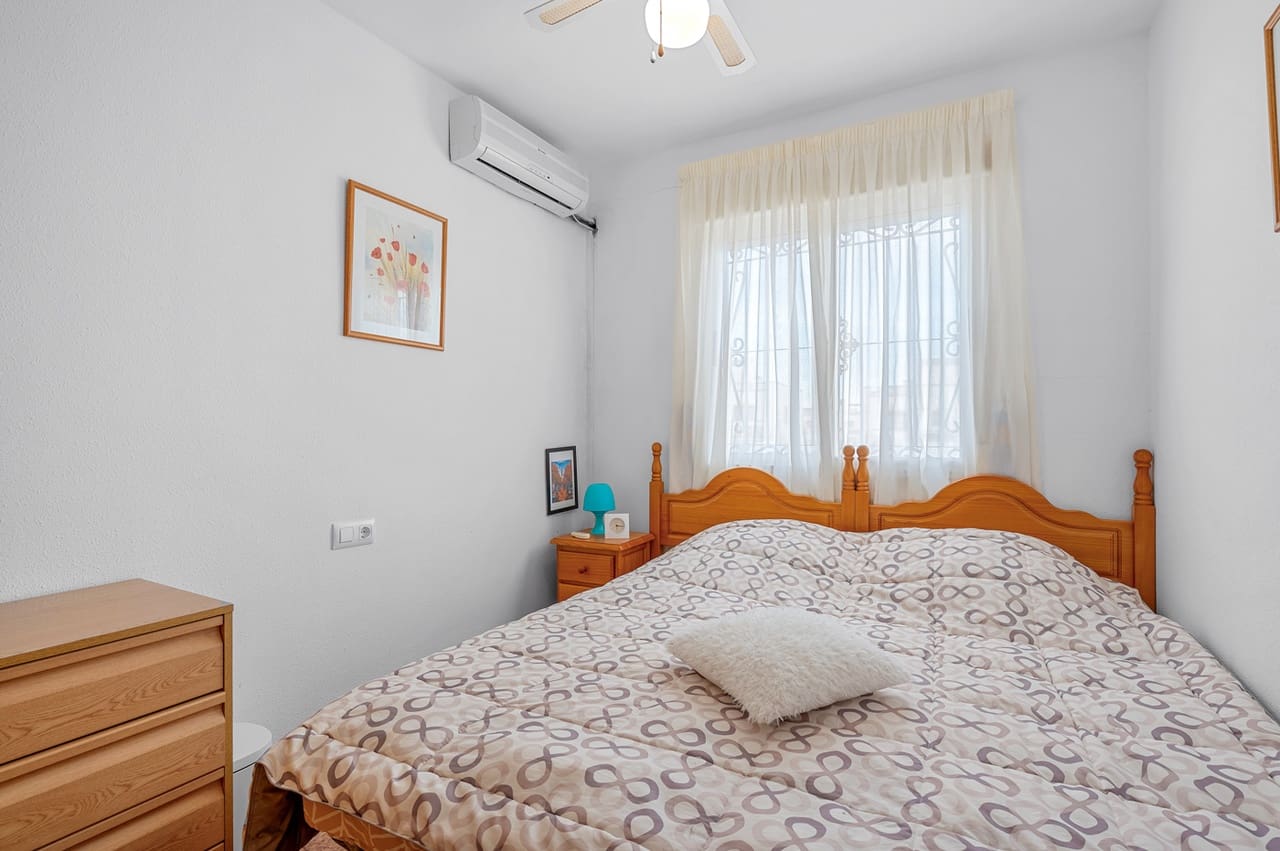 3 bedroom Townhouse for sale in Los Montesinos with pool garage - € 169,000 (Ref: 9478545)