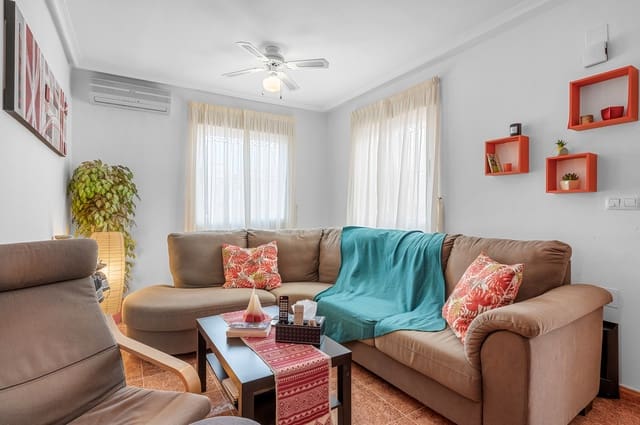 3 quarto Casa em Banda para venda em Los Montesinos com piscina garagem - 169 000 € (Ref: 9478545)