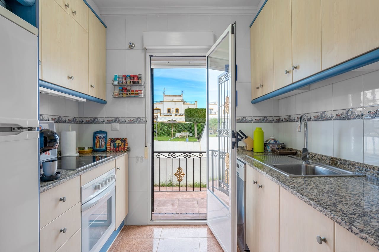 3 bedroom Townhouse for sale in Los Montesinos with pool garage - € 169,000 (Ref: 9478545)