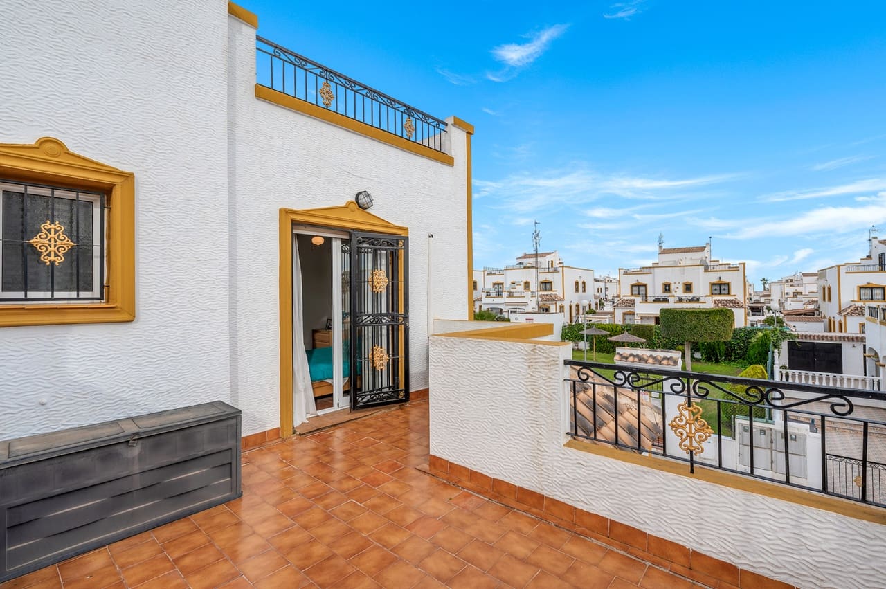 3 bedroom Townhouse for sale in Los Montesinos with pool garage - € 169,000 (Ref: 9478545)