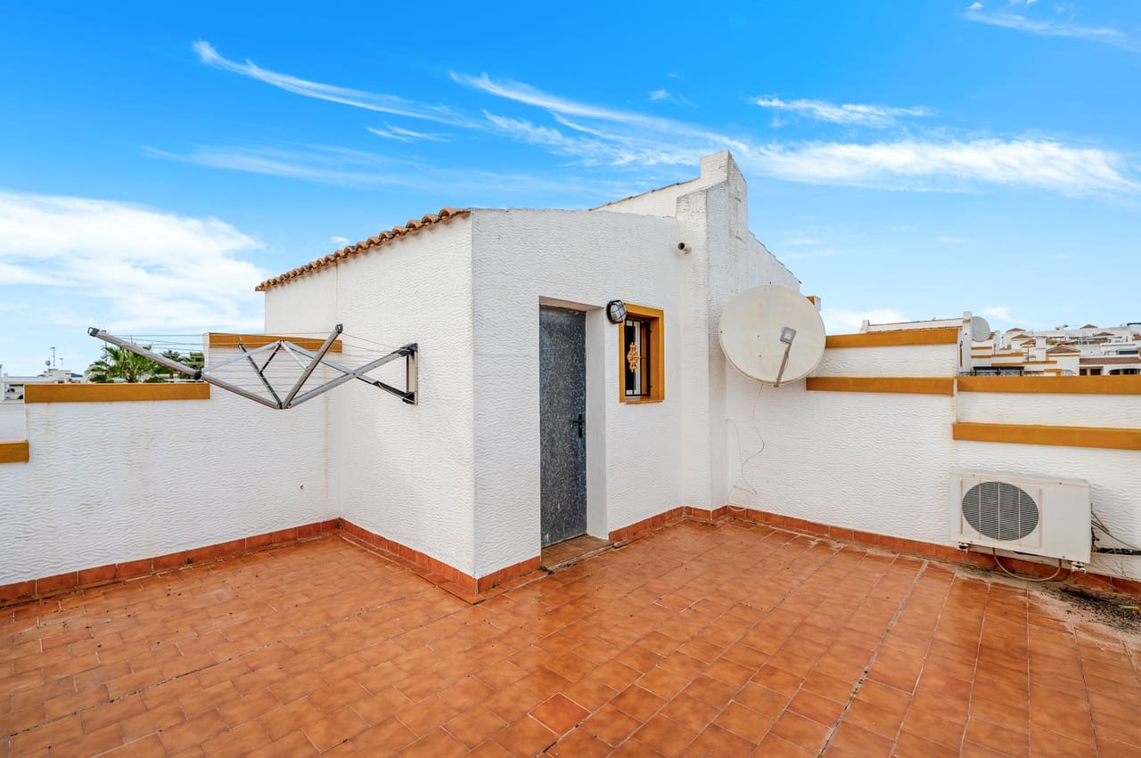 3 bedroom Townhouse for sale in Los Montesinos with pool garage - € 169,000 (Ref: 9478545)