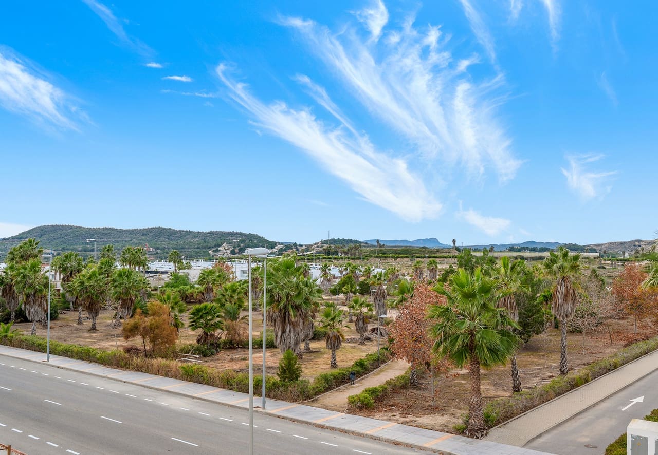 3 bedroom Townhouse for sale in Los Montesinos with pool garage - € 169,000 (Ref: 9478545)