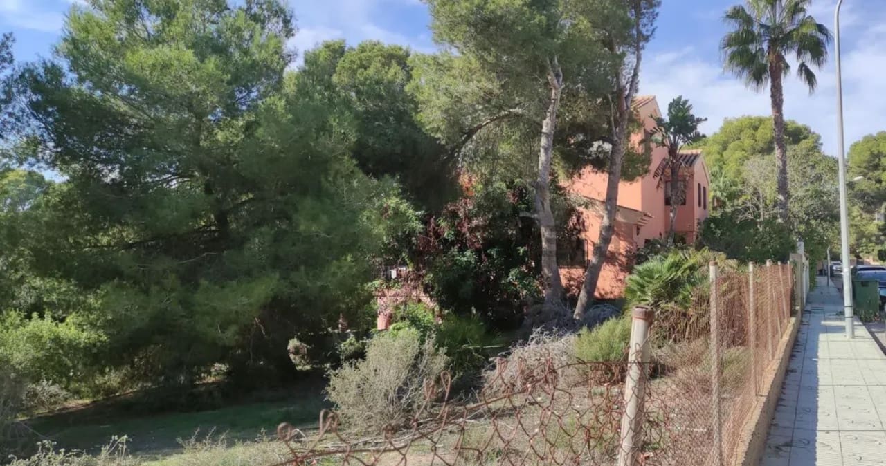 4 bedroom Villa for sale in Dehesa de Campoamor with pool garage - € 1,895,000 (Ref: 9479076)