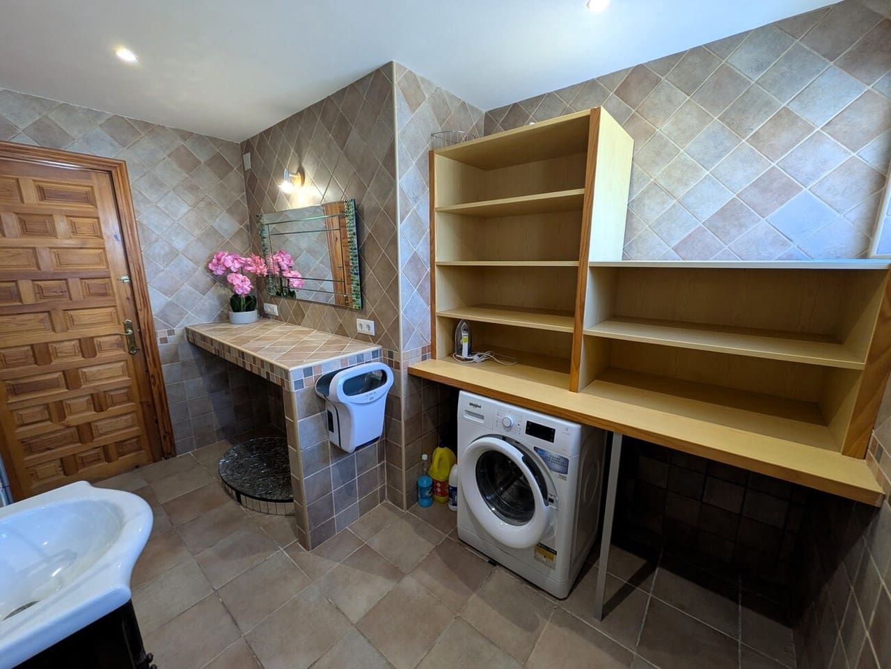 6 bedroom Villa for sale in Orihuela Costa - € 550,000 (Ref: 9481875)