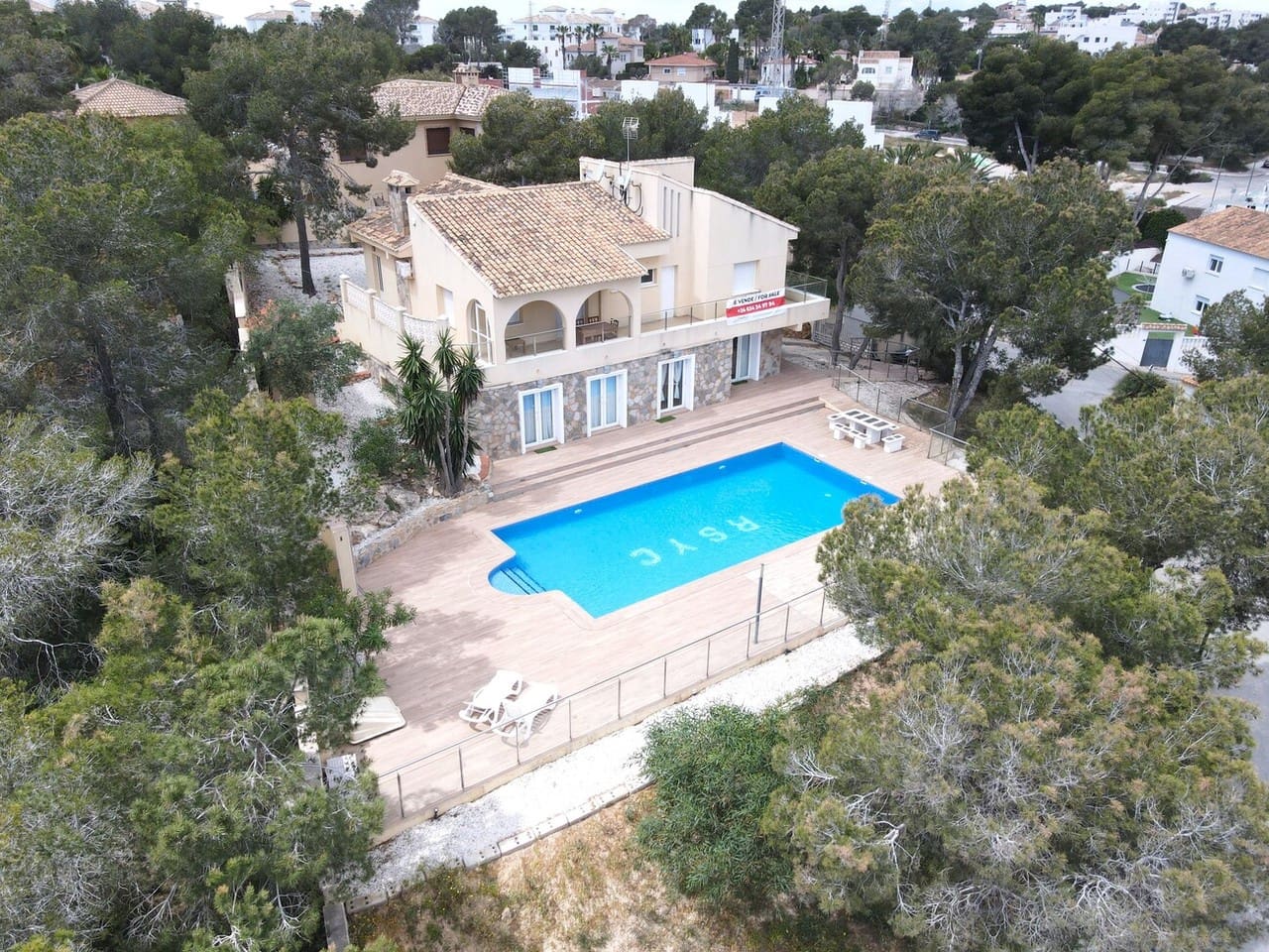 6 bedroom Villa for sale in Orihuela Costa - € 550,000 (Ref: 9481875)