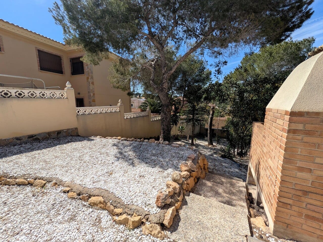 6 bedroom Villa for sale in Orihuela Costa - € 550,000 (Ref: 9481875)