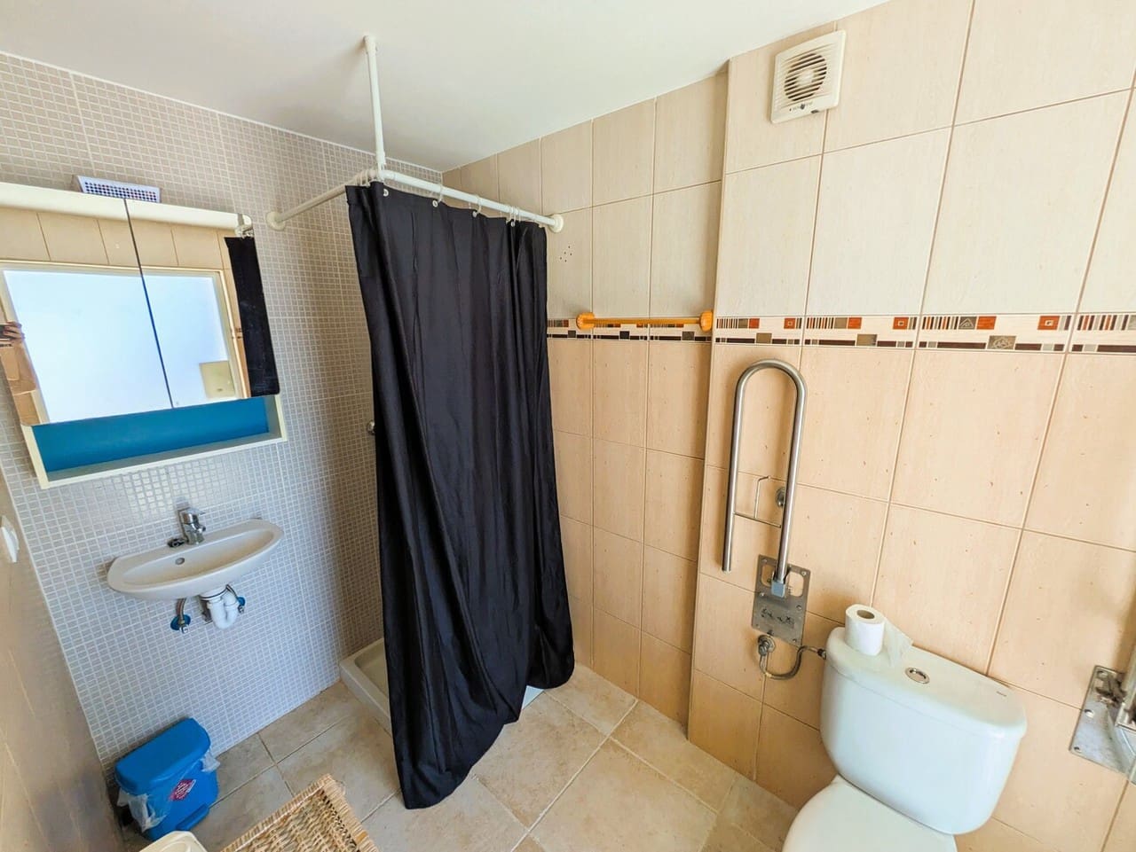 6 bedroom Villa for sale in Orihuela Costa - € 550,000 (Ref: 9481875)