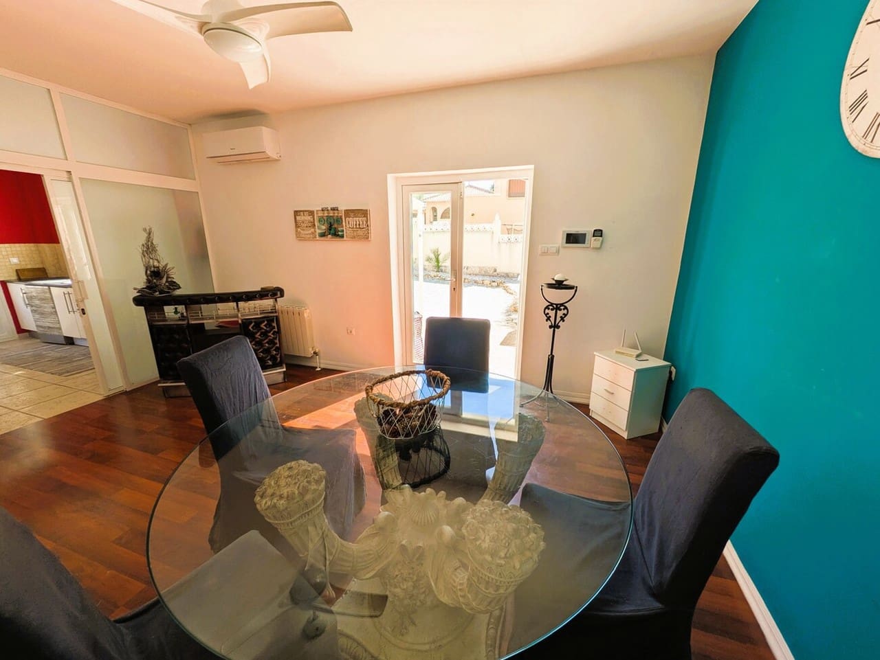 6 bedroom Villa for sale in Orihuela Costa - € 550,000 (Ref: 9481875)