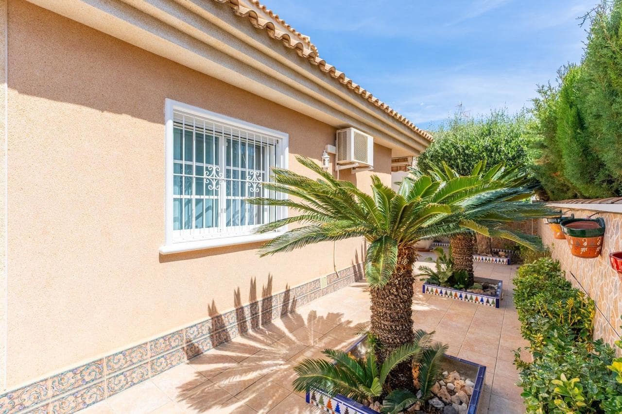 3 soverom Villa til salgs i Torrevieja med svømmebasseng - € 325 000 (Ref: 9483424)