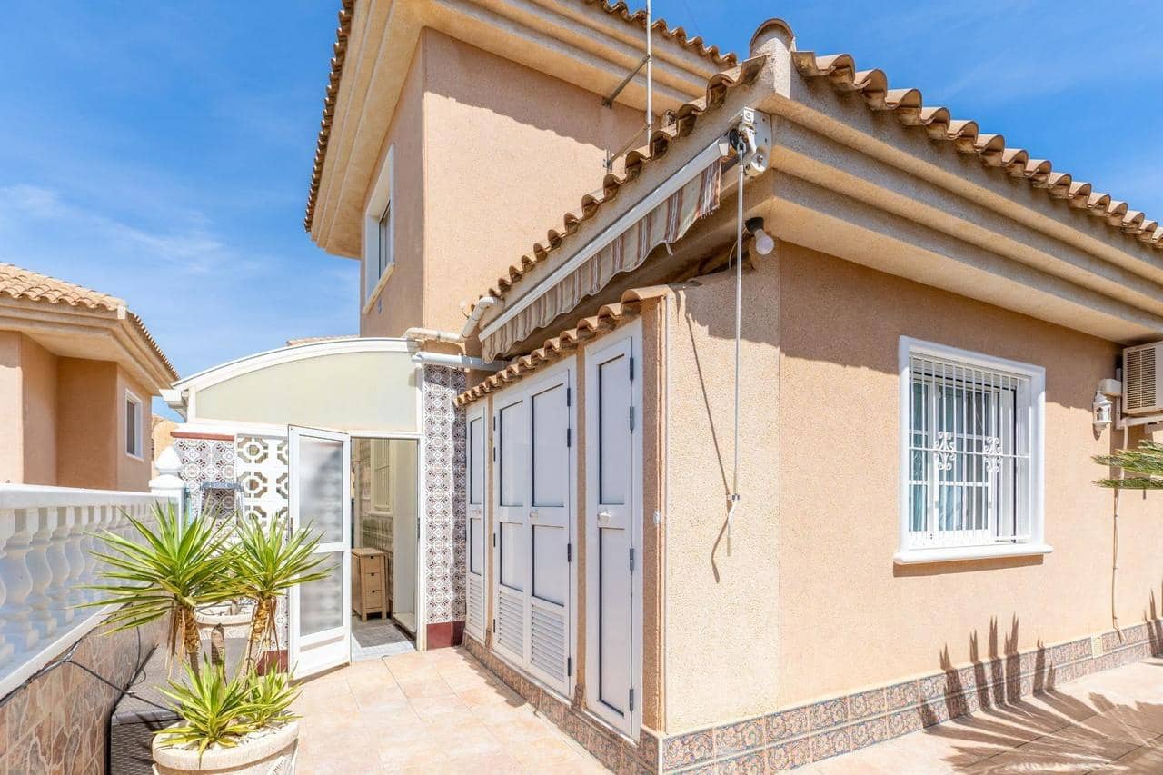 3 soverom Villa til salgs i Torrevieja med svømmebasseng - € 325 000 (Ref: 9483424)