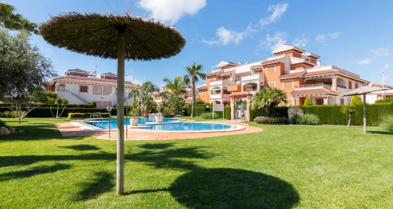 2 bedroom Penthouse for sale in Orihuela Costa with pool - € 265,000 (Ref: 9486665)